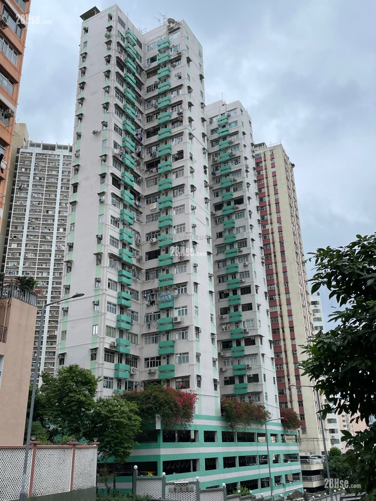 Golden Dragon Garden Rental 2 Bedrooms , 1 Bathroom 556 ft²