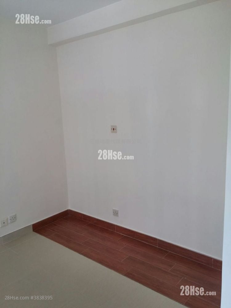 New Town Plaza Sell 3 Bedrooms , 2 Bathrooms 640 ft²