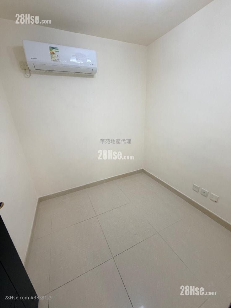 Village Rental 3 Bedrooms , 1 Bathroom 700 ft²