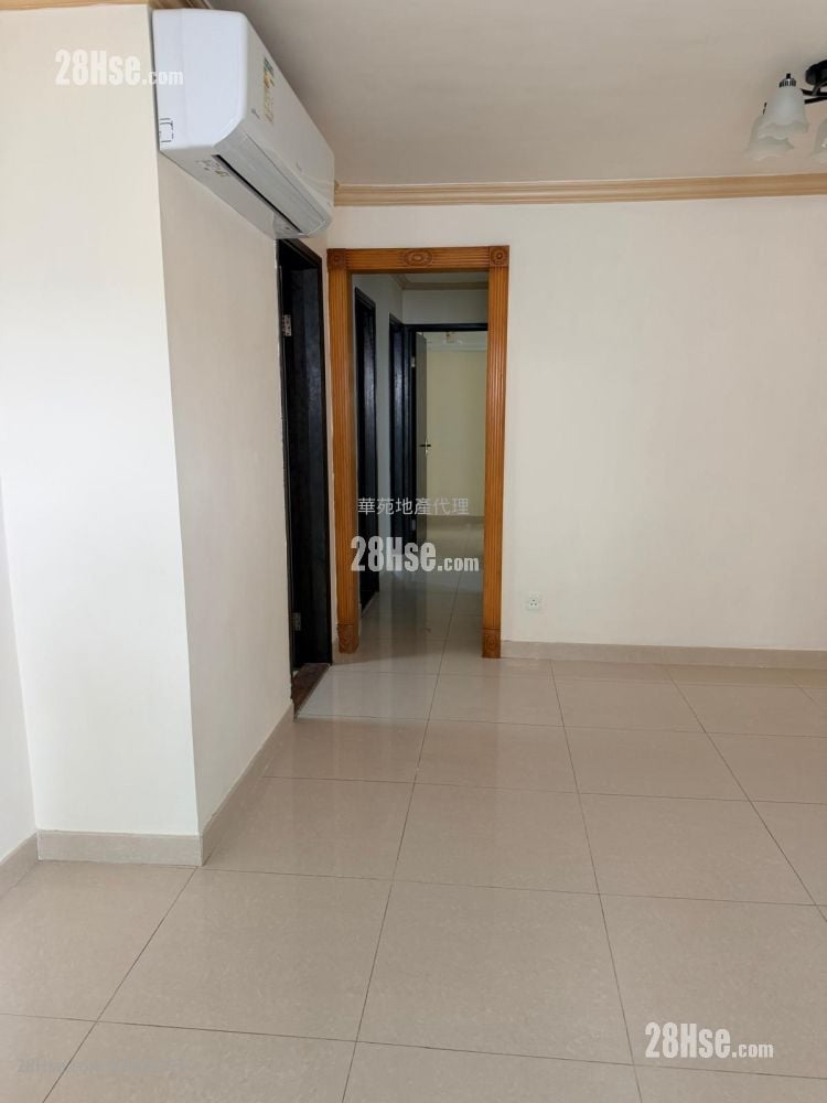 Village Rental 3 Bedrooms , 1 Bathroom 700 ft²