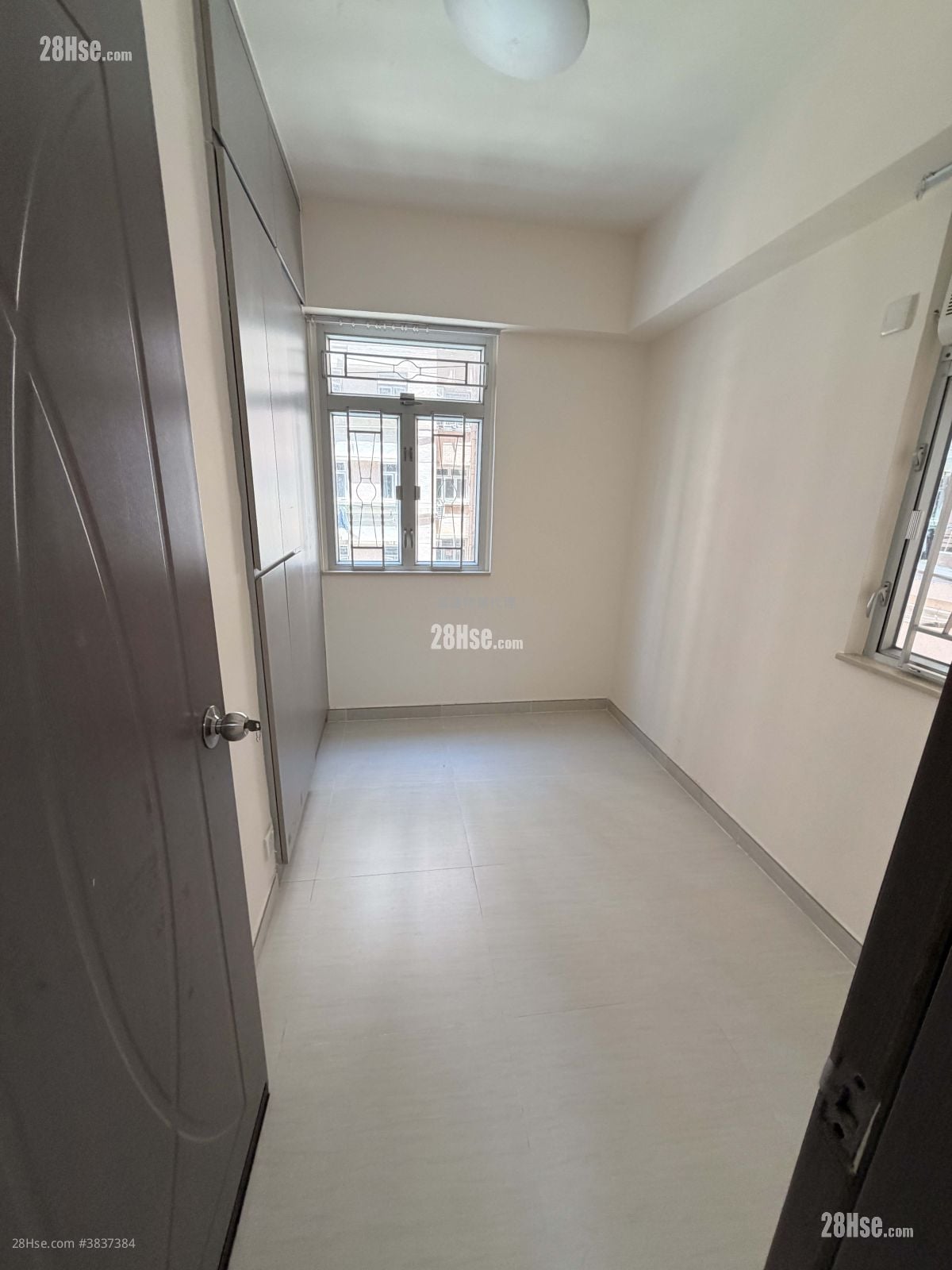 Appartment Rental 3 Bedrooms , 1 Bathroom 442 ft²