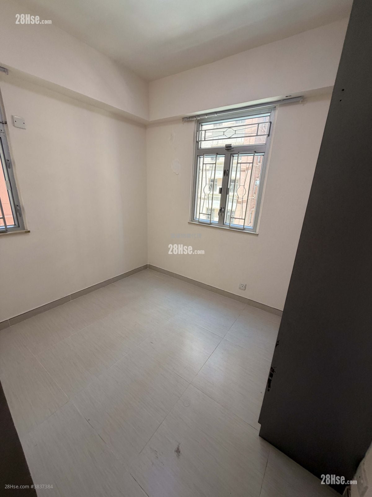 Appartment Rental 3 Bedrooms , 1 Bathroom 442 ft²