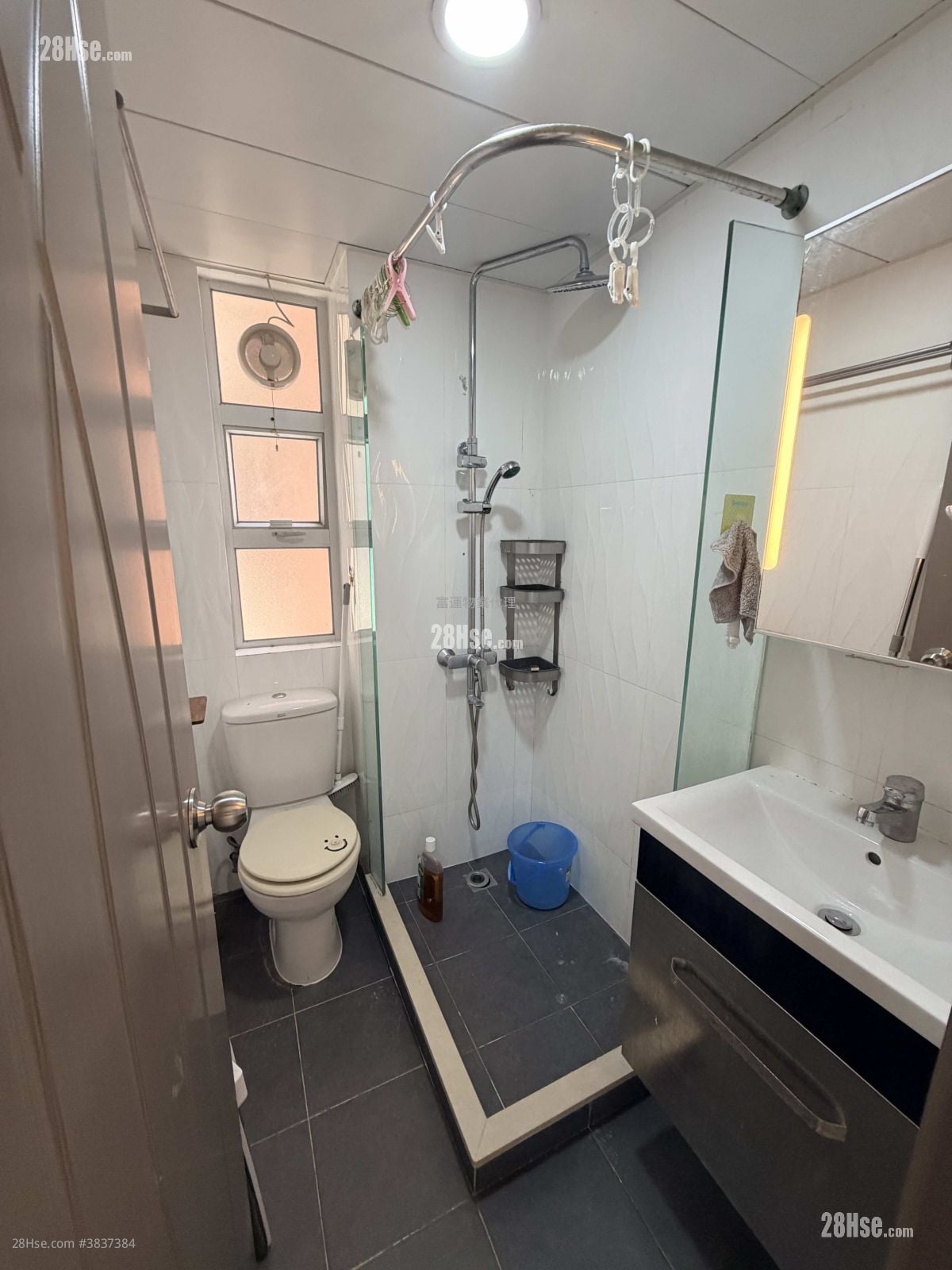 Appartment Rental 3 Bedrooms , 1 Bathroom 442 ft²
