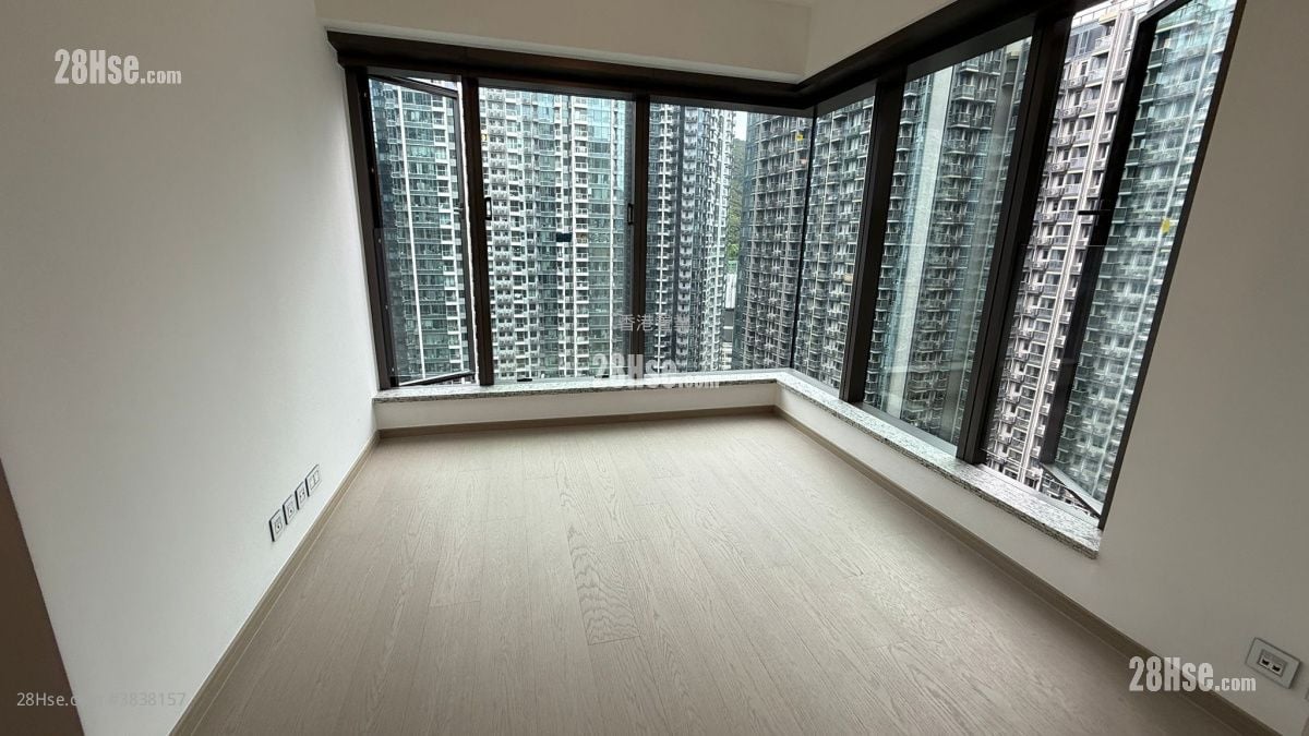 The Southside Rental 3 Bedrooms , 2 Bathrooms 748 ft²