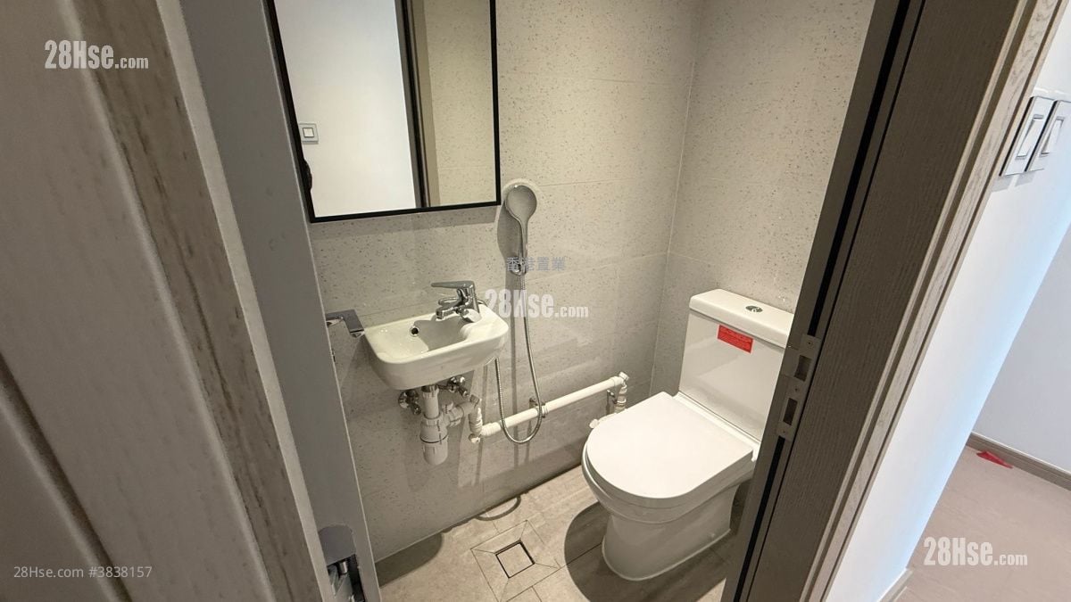 The Southside Rental 3 Bedrooms , 2 Bathrooms 748 ft²