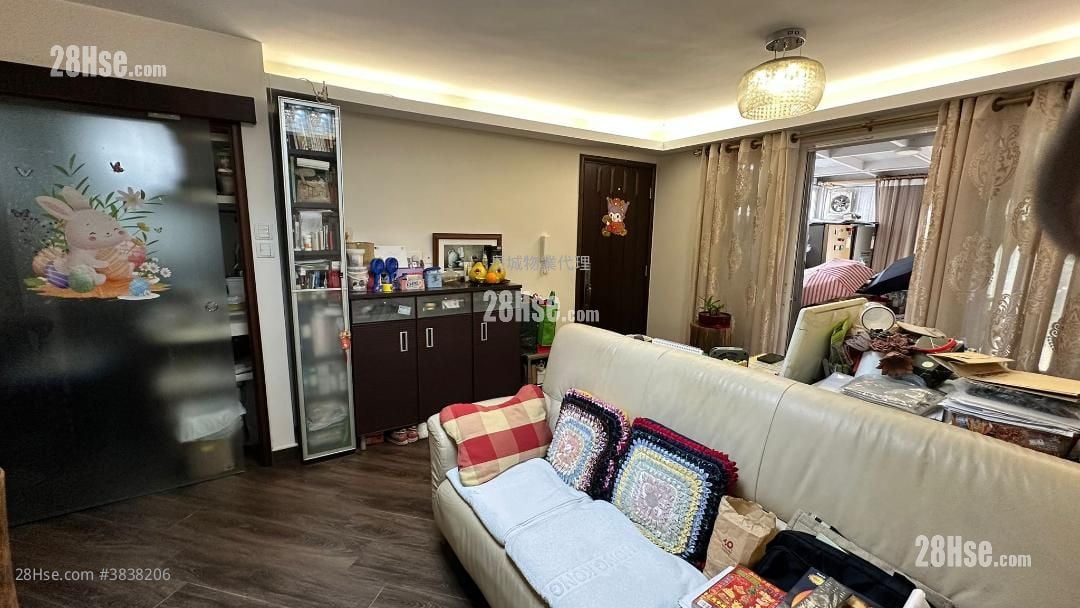 Tai Po Village House Sell 3 Bedrooms , 2 Bathrooms 630 ft²