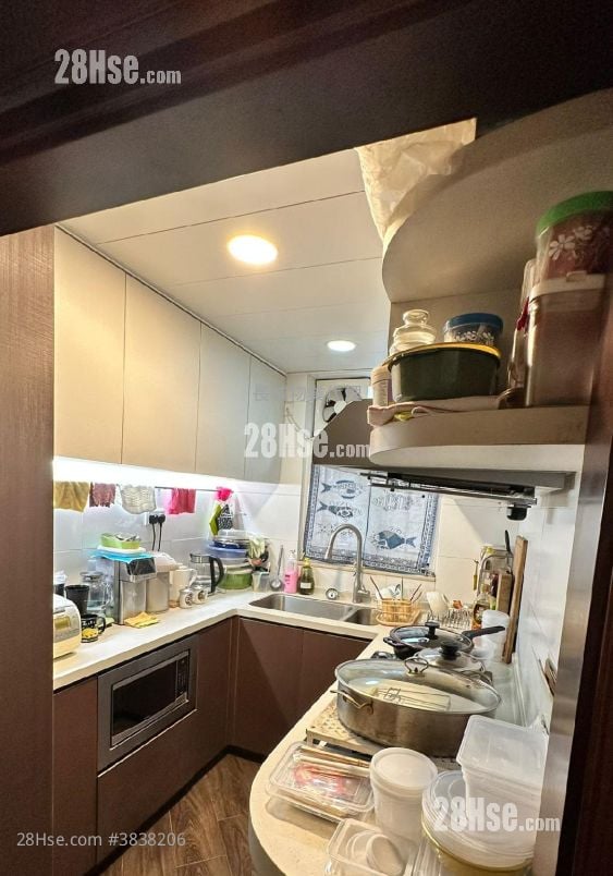 Tai Po Village House Sell 3 Bedrooms , 2 Bathrooms 630 ft²