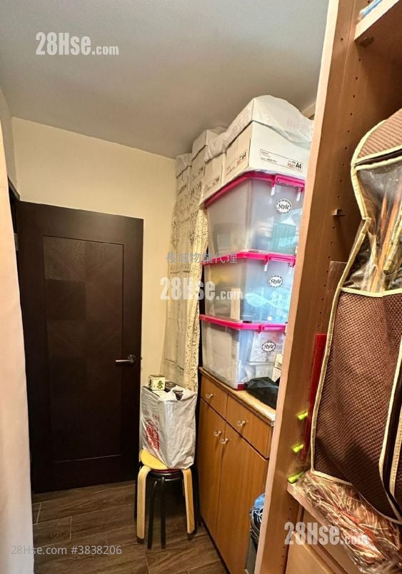 Tai Po Village House Sell 3 Bedrooms , 2 Bathrooms 630 ft²
