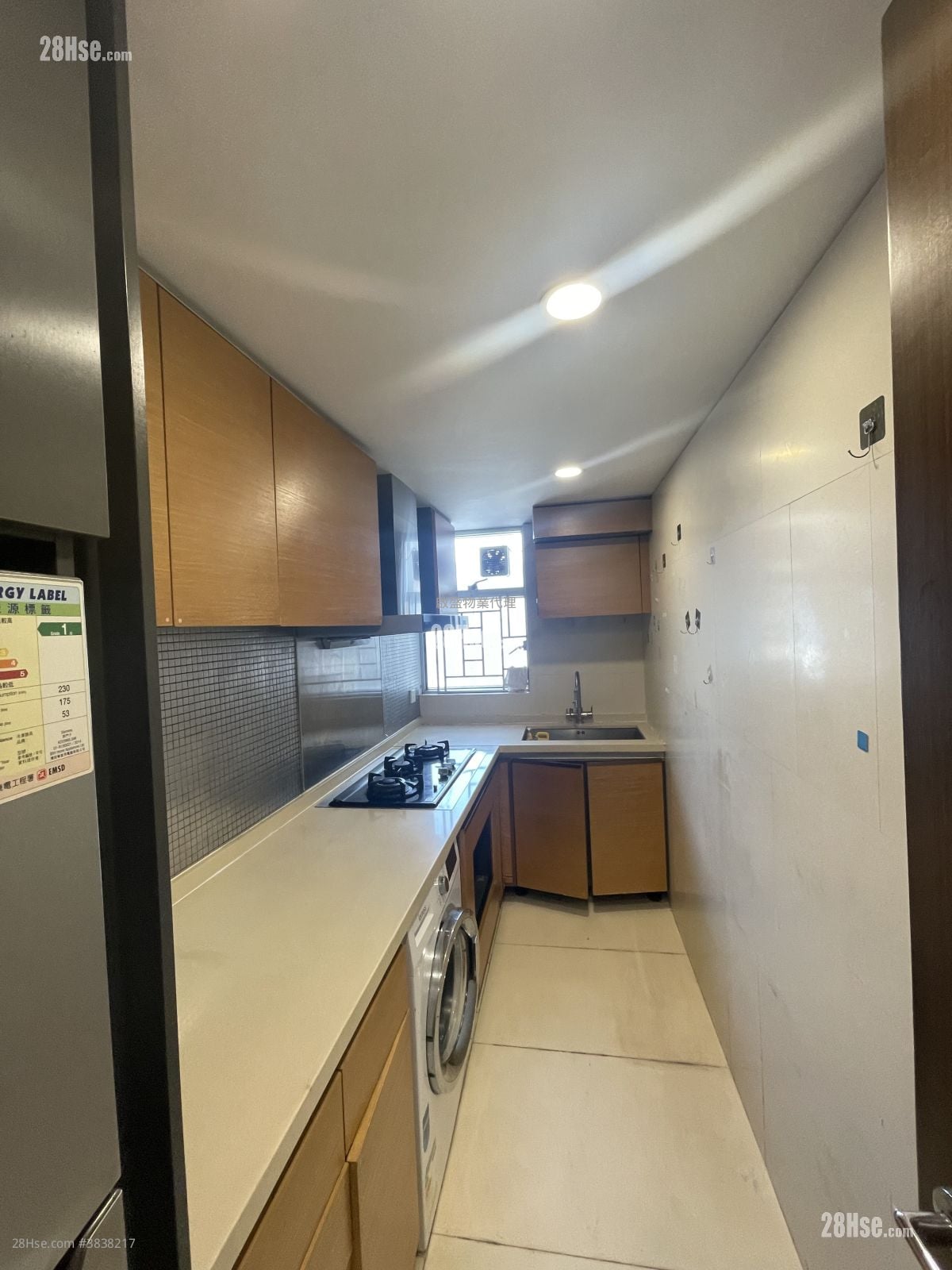 Billionnaire Royale Sell 3 Bedrooms , 2 Bathrooms 887 ft²