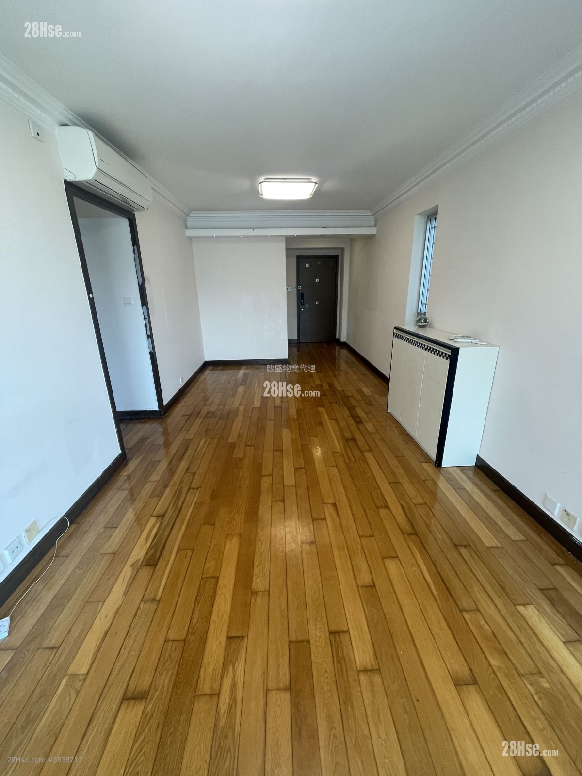 Billionnaire Royale Sell 3 Bedrooms , 2 Bathrooms 887 ft²