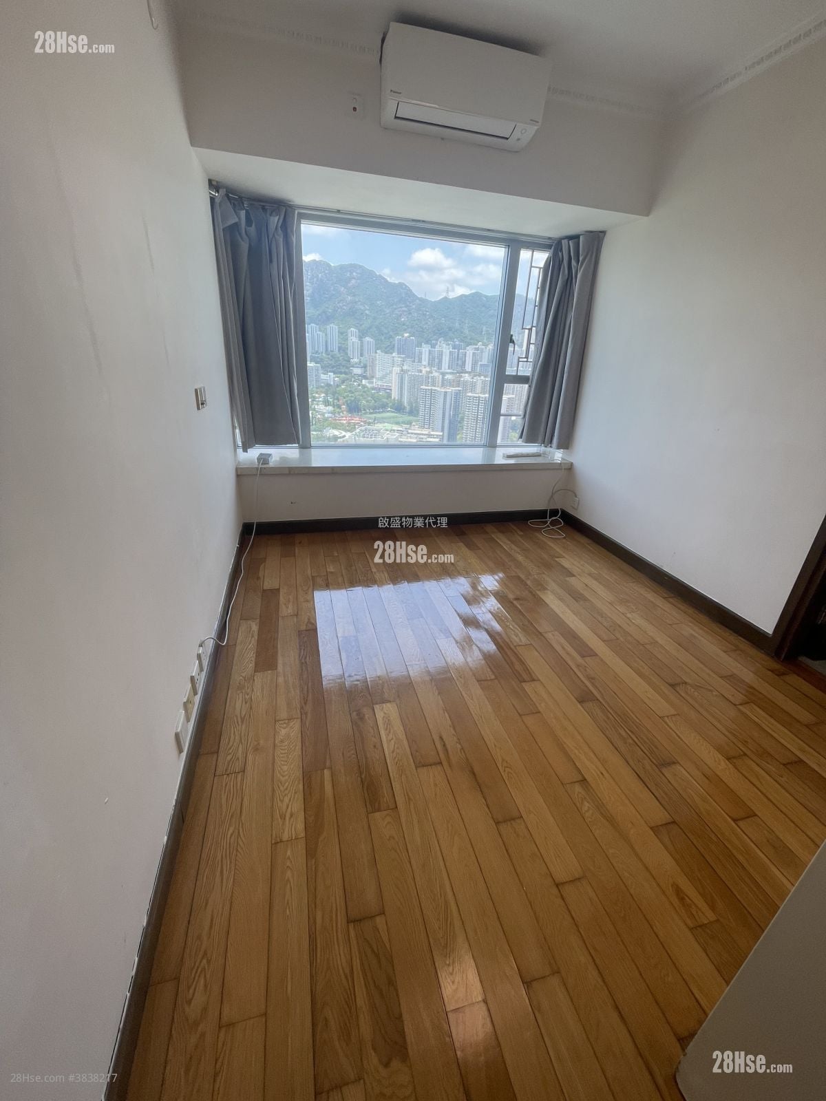 Billionnaire Royale Sell 3 Bedrooms , 2 Bathrooms 887 ft²