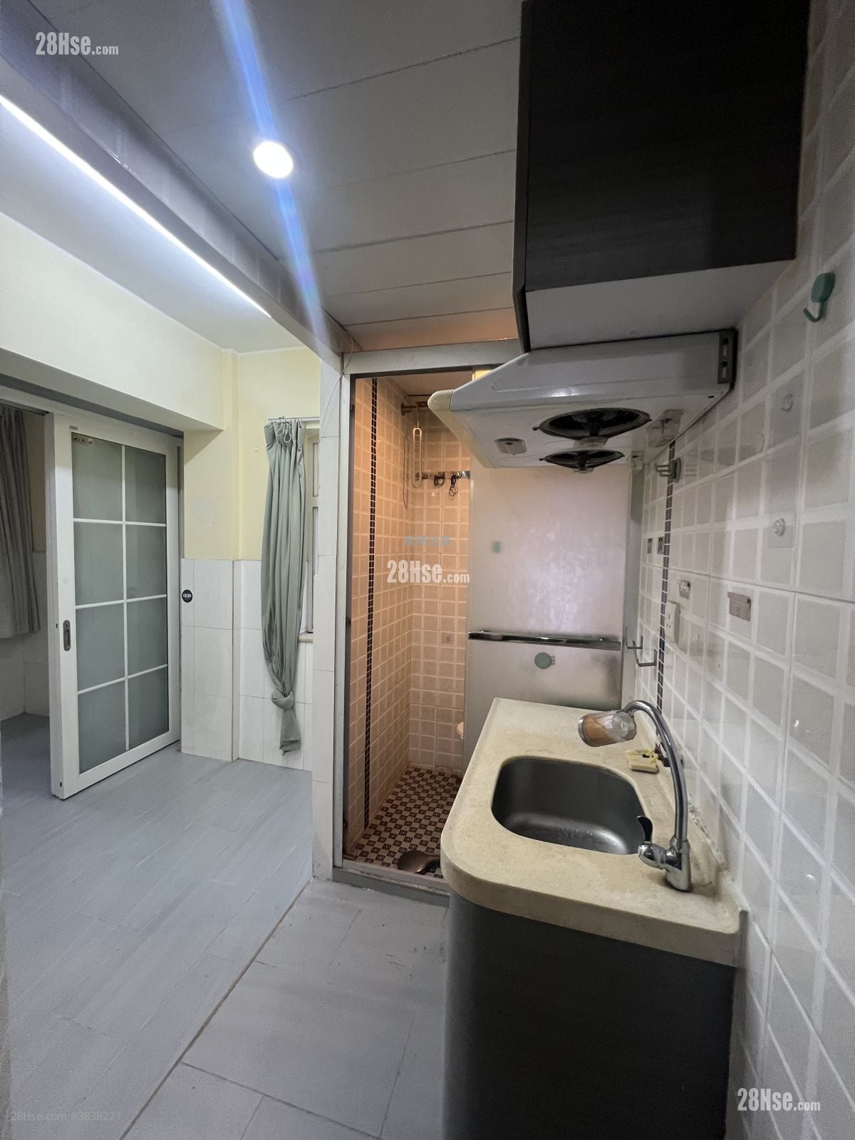 Yue Fu Mansion Sell 3 Bedrooms , 3 Bathrooms 452 ft²