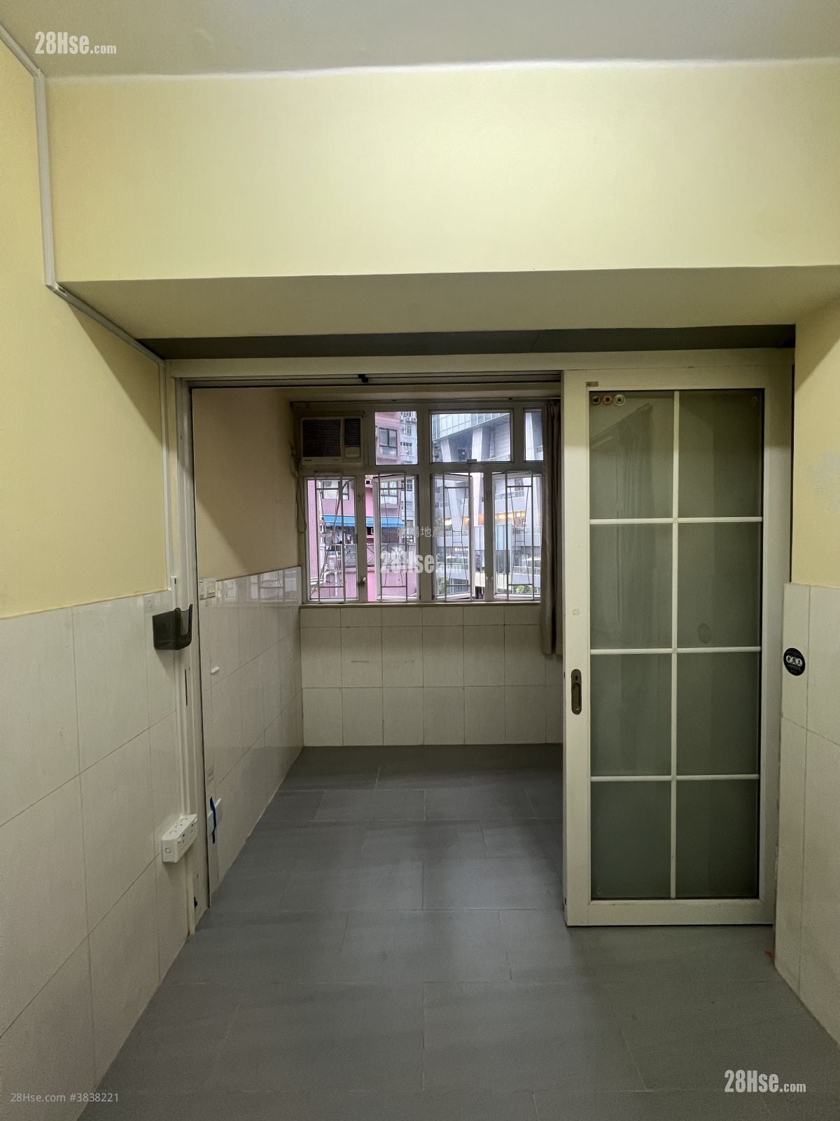 Yue Fu Mansion Sell 3 Bedrooms , 3 Bathrooms 452 ft²