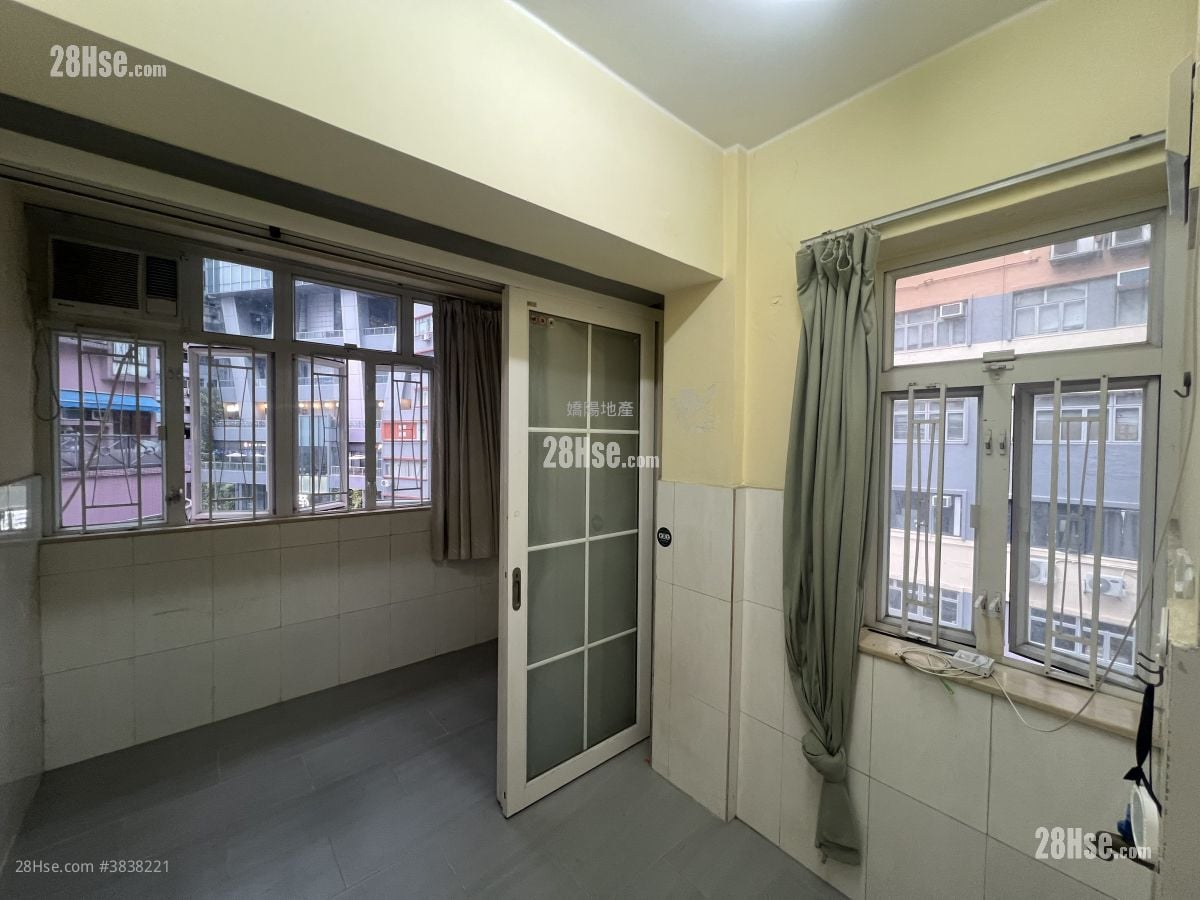 Yue Fu Mansion Sell 3 Bedrooms , 3 Bathrooms 452 ft²