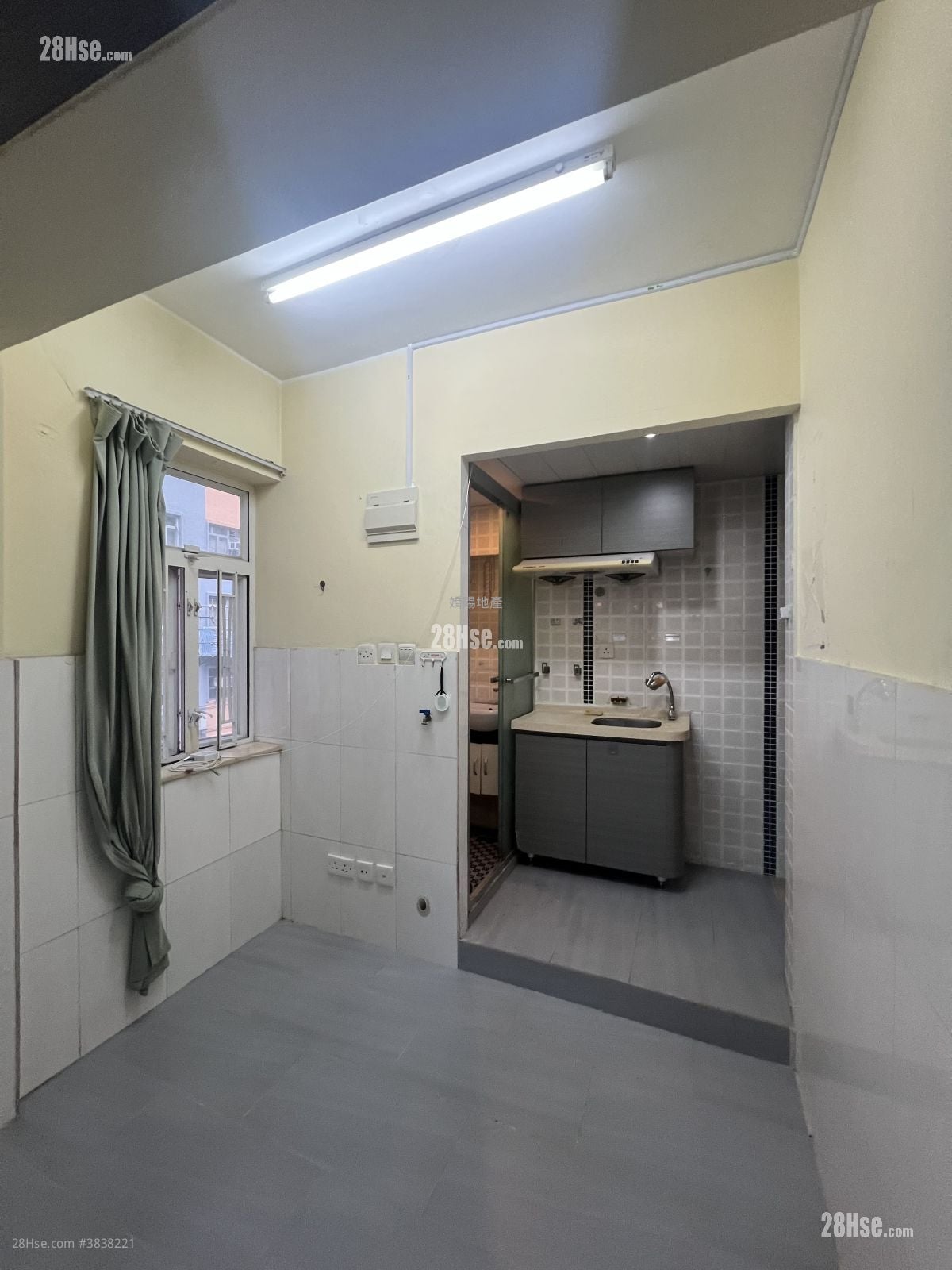Yue Fu Mansion Sell 3 Bedrooms , 3 Bathrooms 452 ft²
