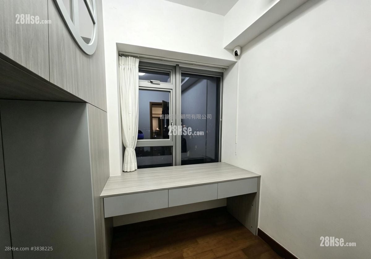 Serenade Rental 3 Bedrooms , 2 Bathrooms 788 ft²
