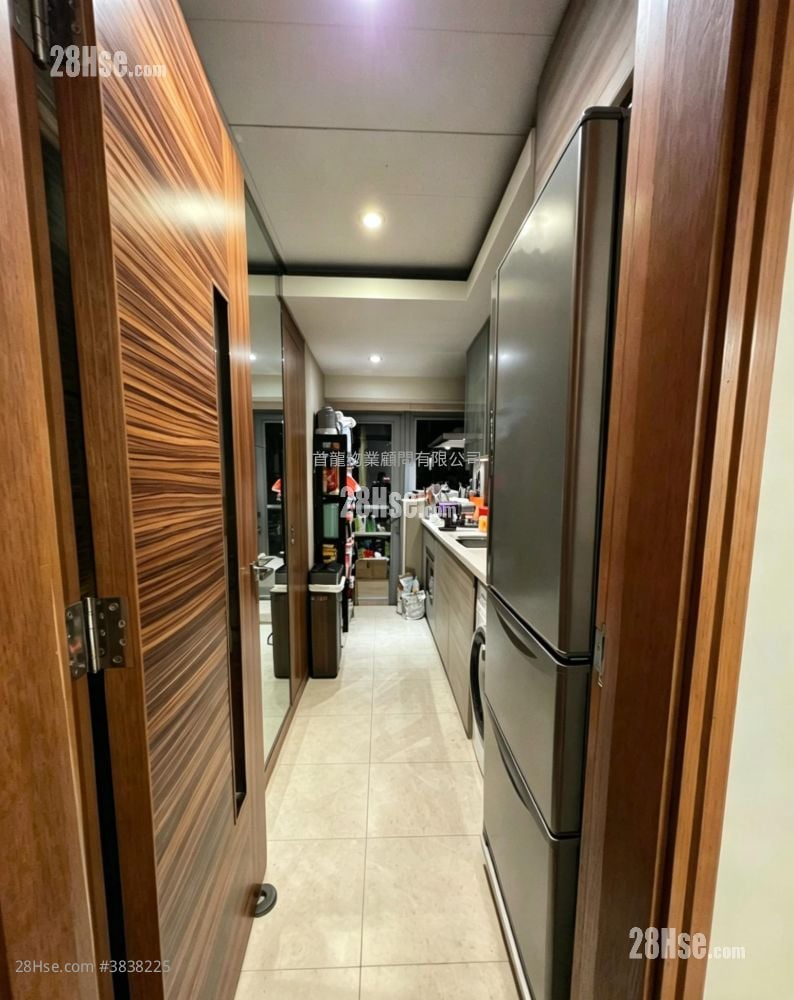 Serenade Rental 3 Bedrooms , 2 Bathrooms 788 ft²