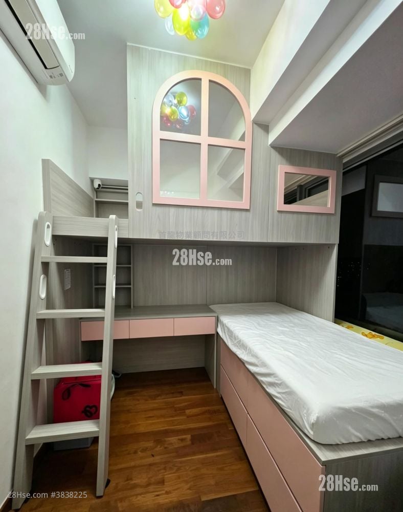 Serenade Rental 3 Bedrooms , 2 Bathrooms 788 ft²