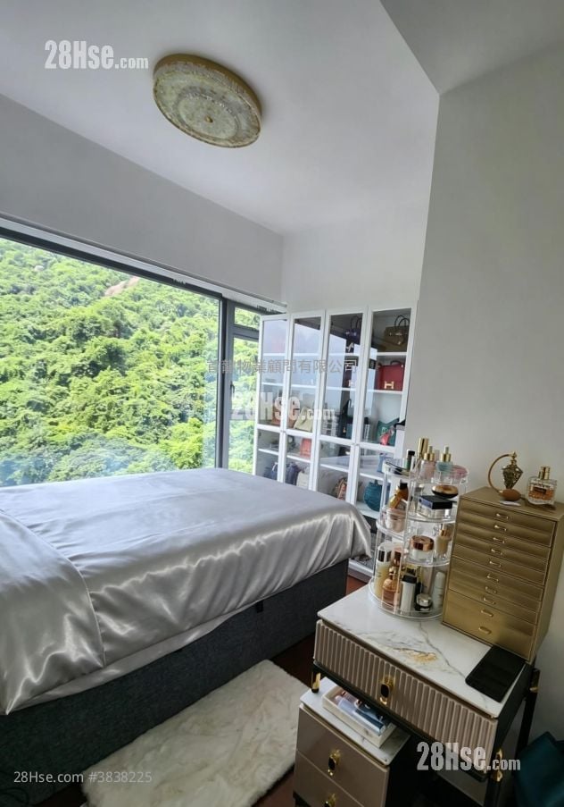 Serenade Rental 3 Bedrooms , 2 Bathrooms 788 ft²