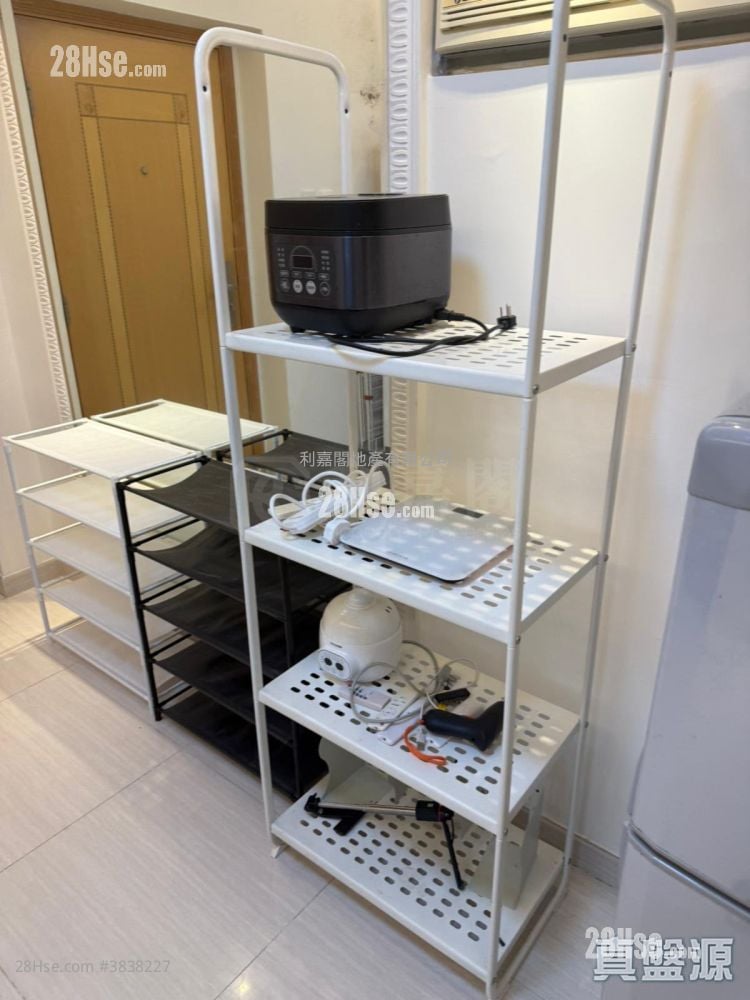 Lucky Plaza Sell 3 Bedrooms , 1 Bathroom 505 ft²