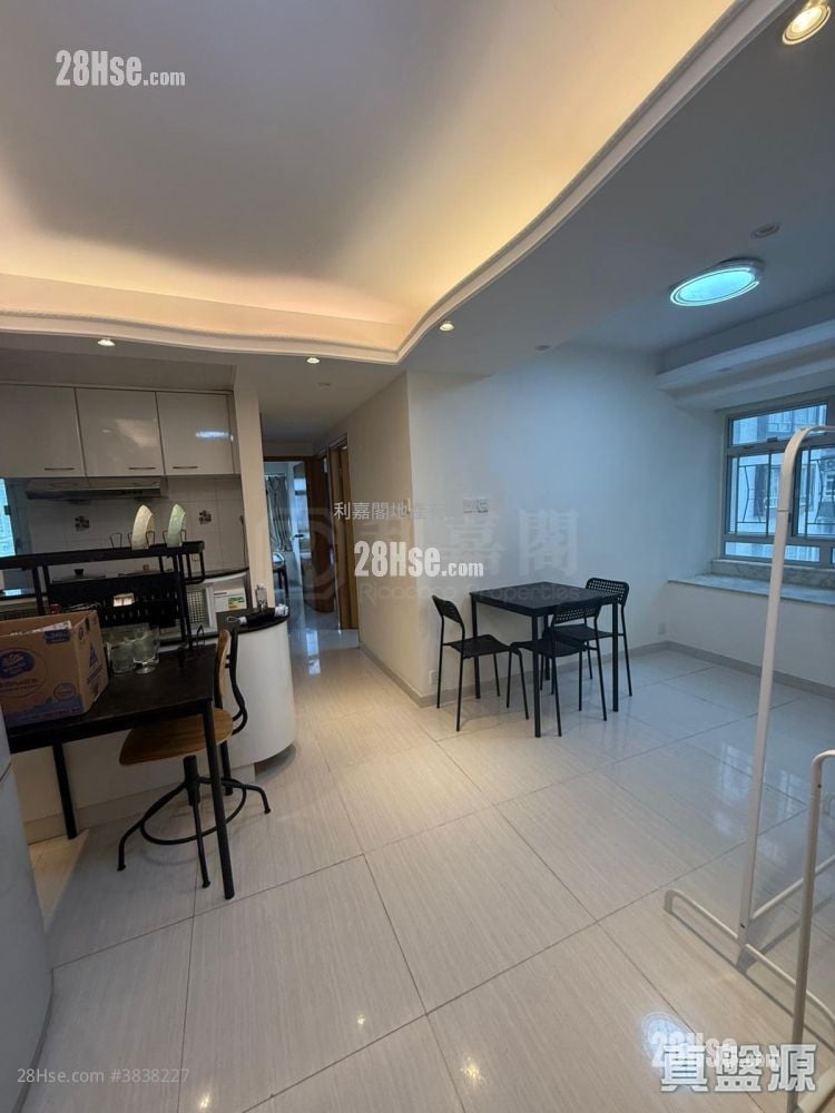 Lucky Plaza Sell 3 Bedrooms , 1 Bathroom 505 ft²