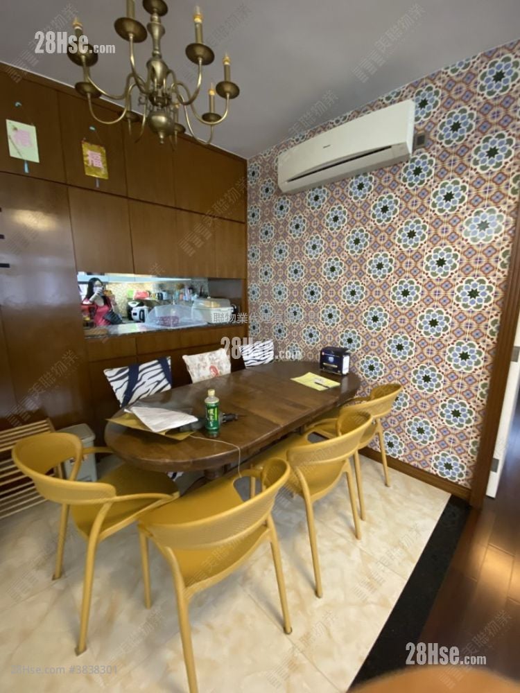 Gallant Court Sell 3 Bedrooms , 3 Bathrooms 1,292 ft²