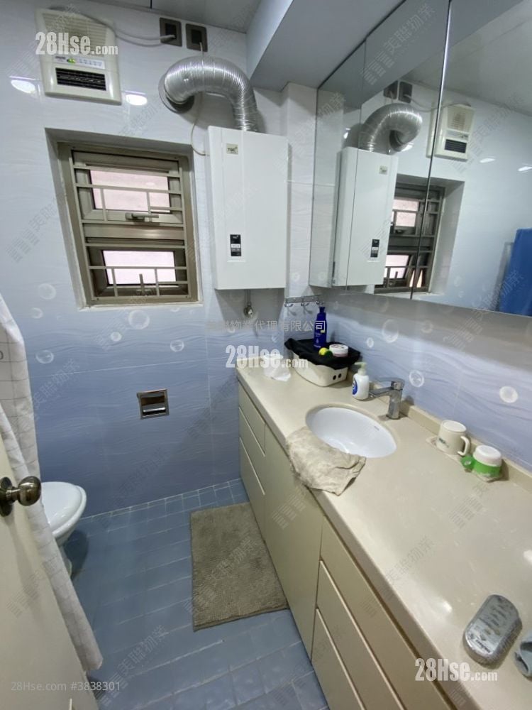 Gallant Court Sell 3 Bedrooms , 3 Bathrooms 1,292 ft²