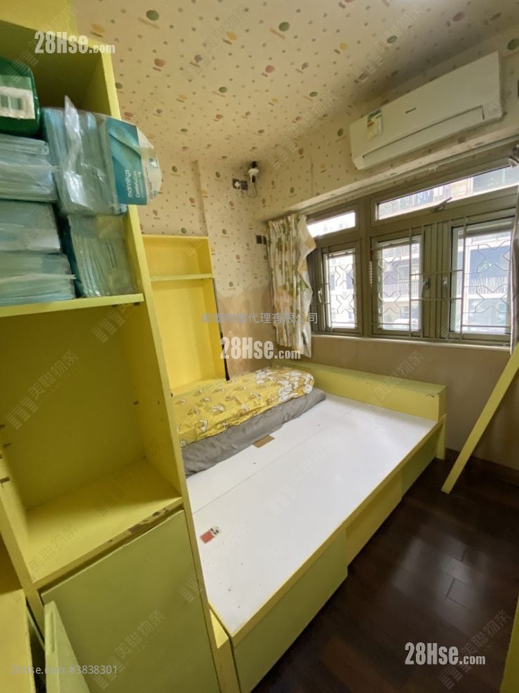 Gallant Court Sell 3 Bedrooms , 3 Bathrooms 1,292 ft²