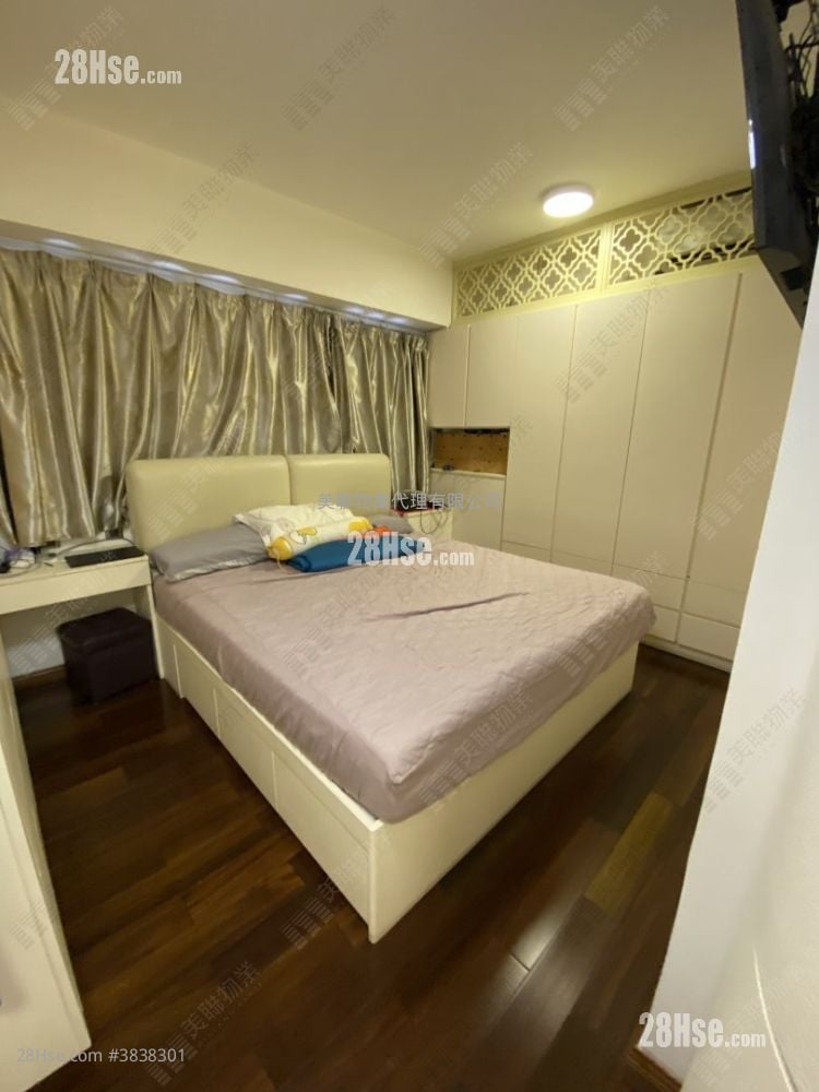 Gallant Court Sell 3 Bedrooms , 3 Bathrooms 1,292 ft²