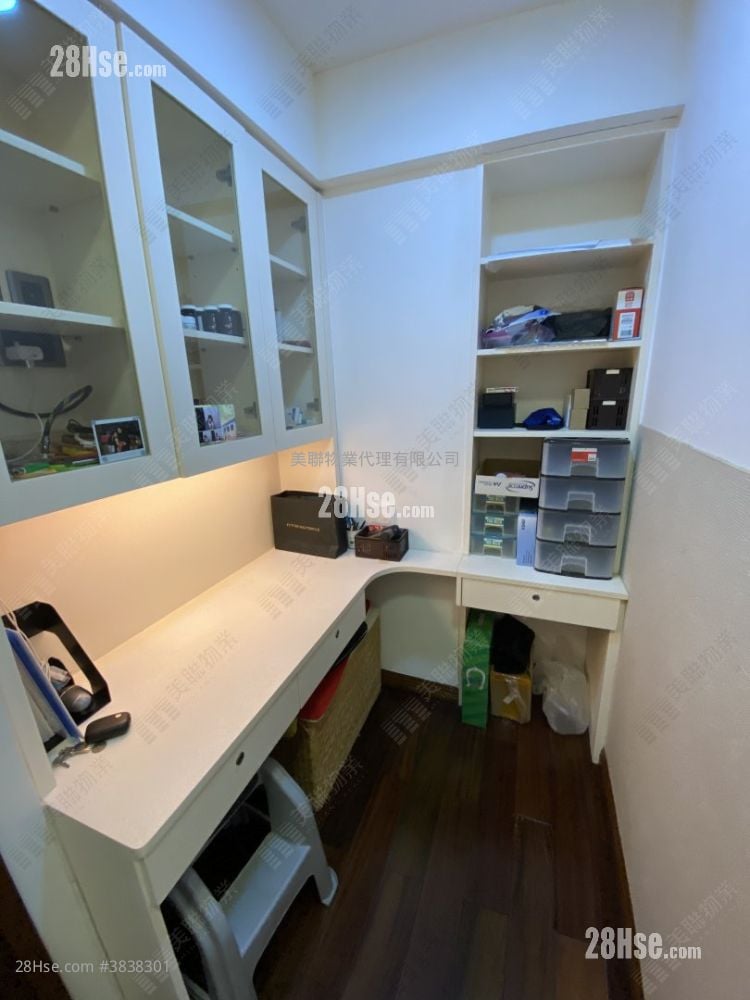Gallant Court Sell 3 Bedrooms , 3 Bathrooms 1,292 ft²