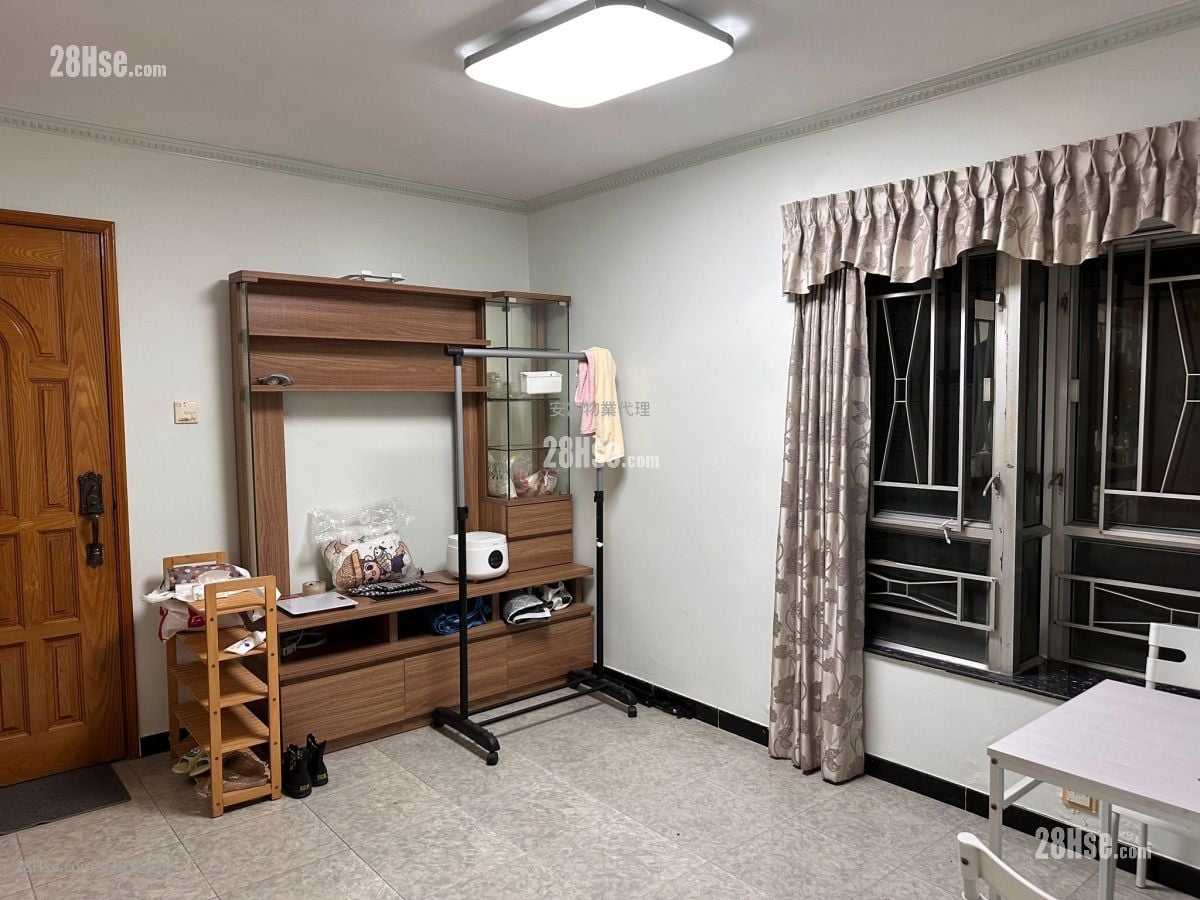 Central Plaza Rental 2 Bedrooms , 1 Bathroom 421 ft²