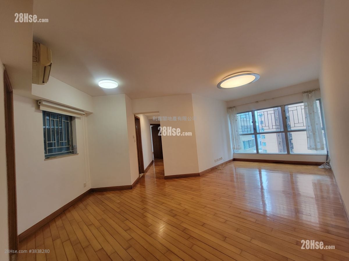 The Waterfront Rental 3 Bedrooms , 2 Bathrooms 794 ft²