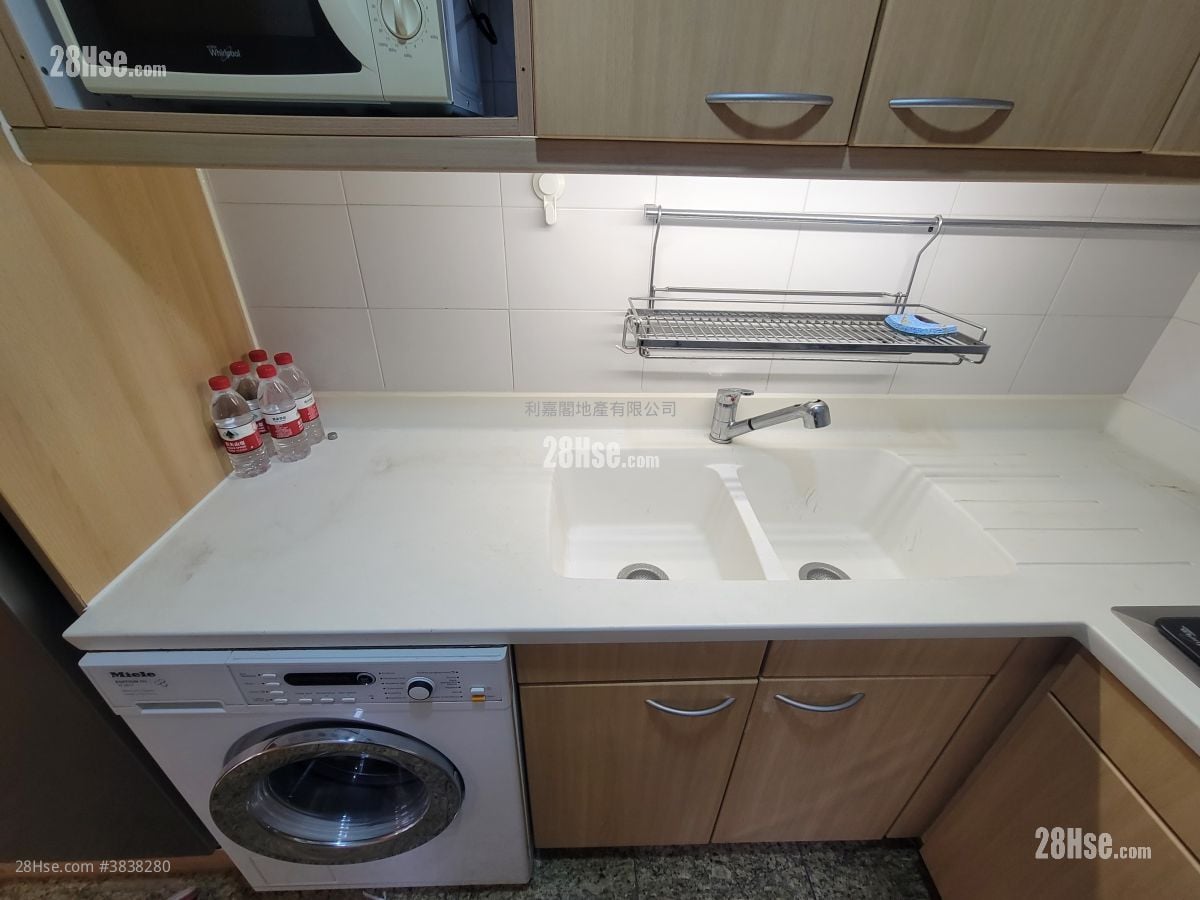The Waterfront Rental 3 Bedrooms , 2 Bathrooms 794 ft²
