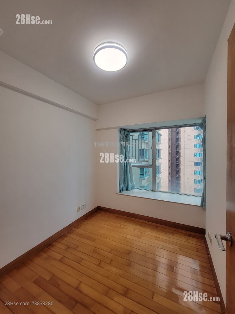 The Waterfront Rental 3 Bedrooms , 2 Bathrooms 794 ft²