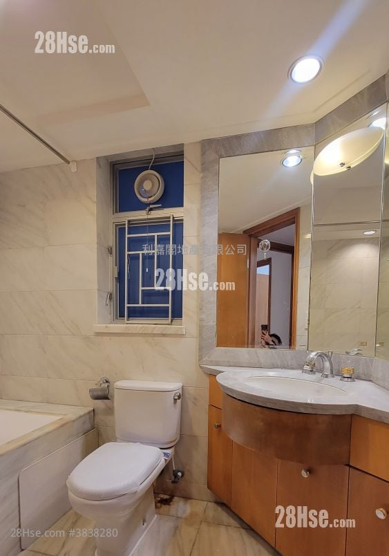 The Waterfront Rental 3 Bedrooms , 2 Bathrooms 794 ft²