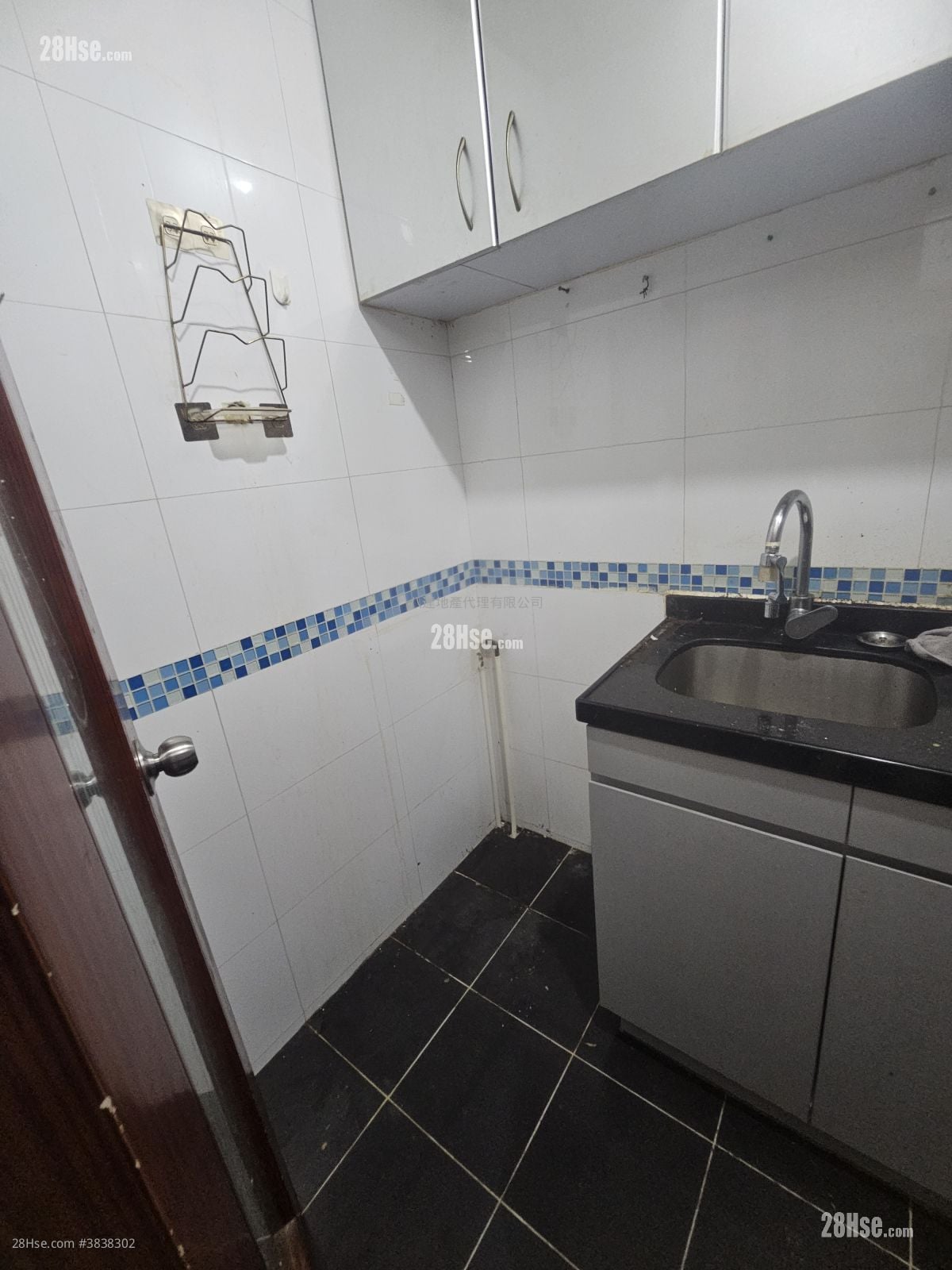 Lai Shing Building Rental 3 Bedrooms , 1 Bathroom 479 ft²