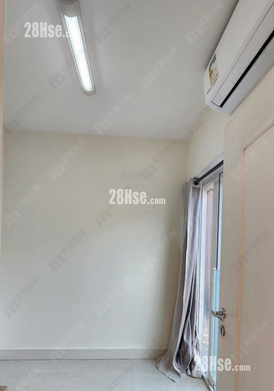The Apex Sell 2 Bedrooms , 1 Bathroom 468 ft²