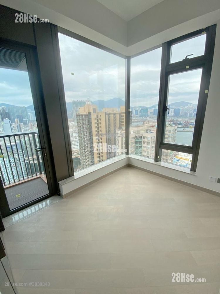 The Vantage Sell 2 Bedrooms , 2 Bathrooms 425 ft²