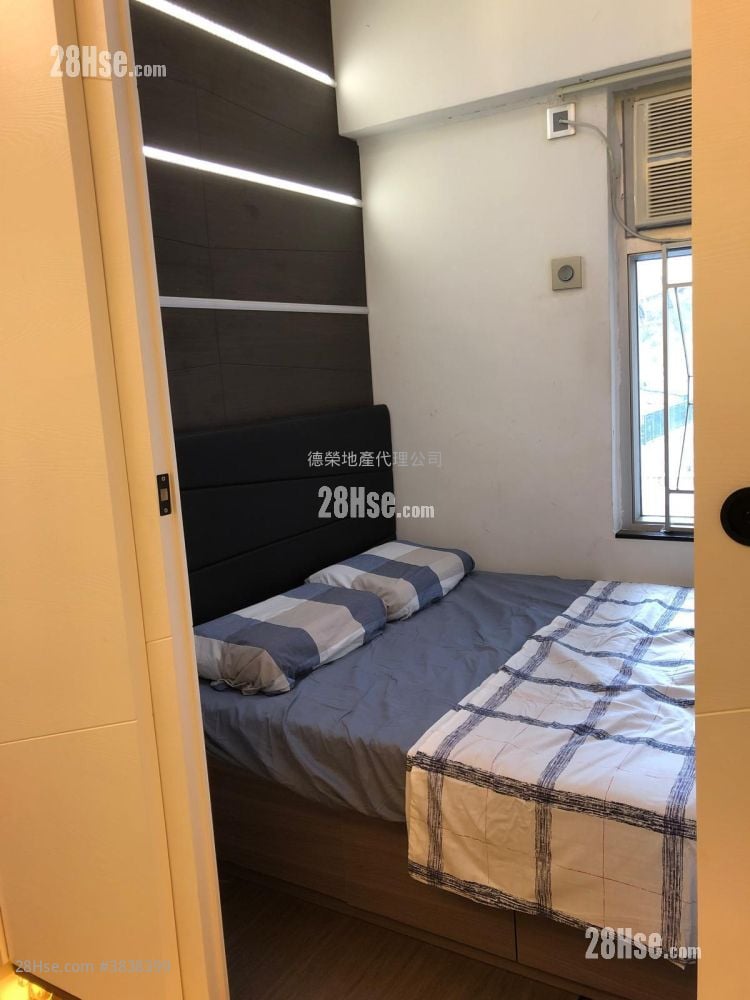 Bou Lee Building Sell 2 Bedrooms , 1 Bathroom 281 ft²