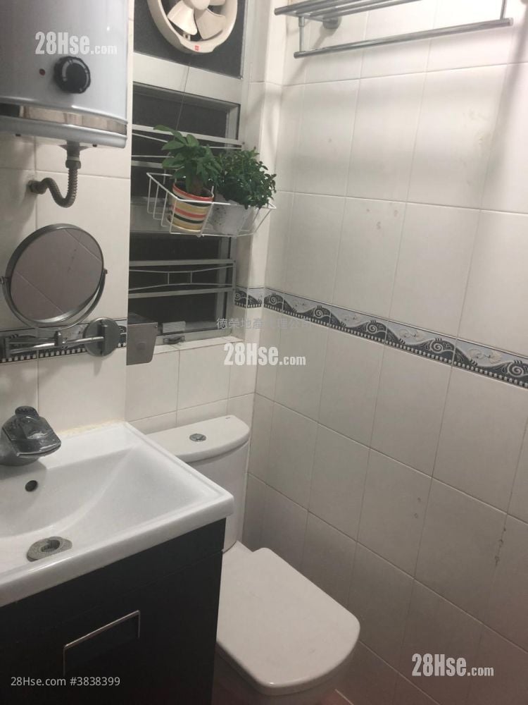 Bou Lee Building Sell 2 Bedrooms , 1 Bathroom 281 ft²