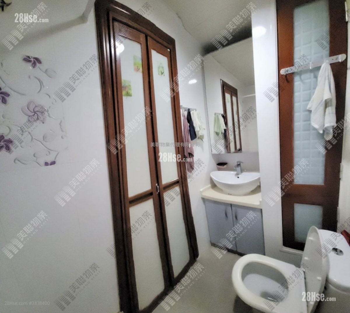 Kam Fung Garden Sell 2 Bedrooms 375 ft²