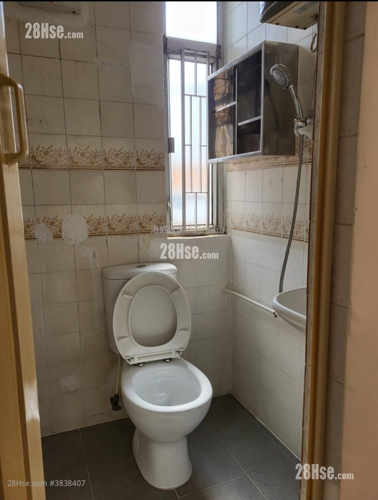 Yu Shing Building Rental 2 Bedrooms 272 ft²