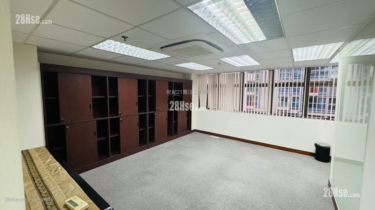Simsons Commercial Building Rental 1 Bedroom , 1 Toilet 768 ft²
