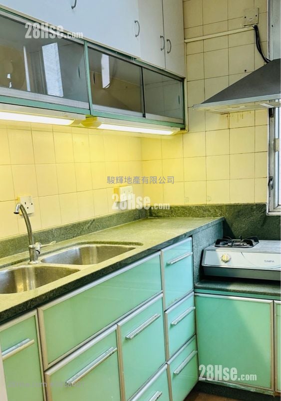 Dorfu Court Rental 2 Bedrooms , 1 Bathroom 358 ft²