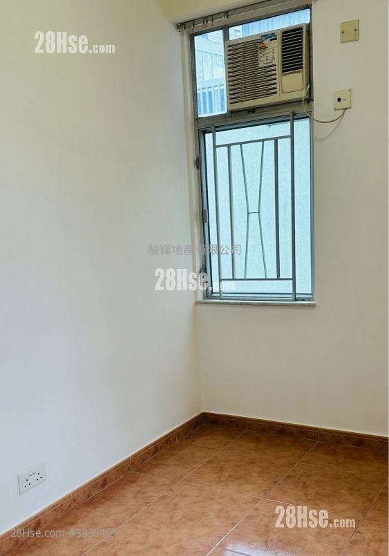 Dorfu Court Rental 2 Bedrooms , 1 Bathroom 358 ft²