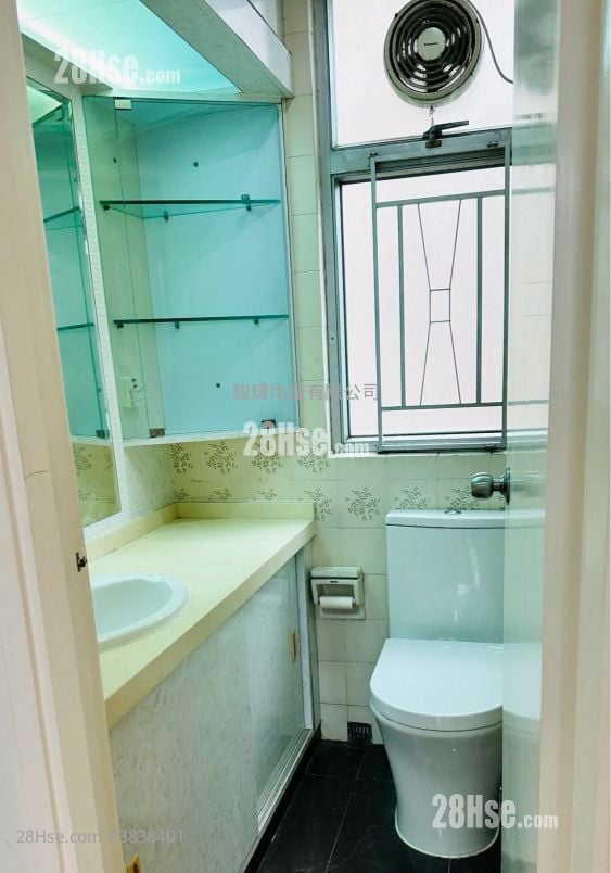 Dorfu Court Rental 2 Bedrooms , 1 Bathroom 358 ft²