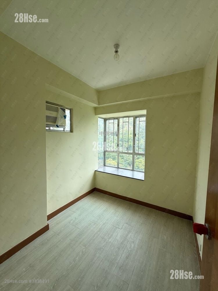 bedroom 1: Elegance Gardens Sell 2 Bedrooms 335 ft²