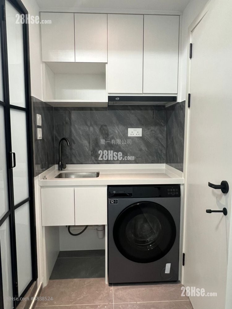 Carprio Mansion Rental Studio , 1 Bathroom 120 ft²