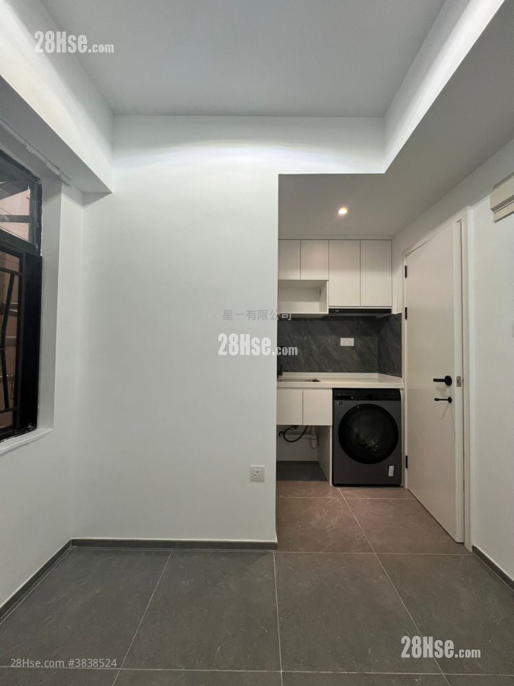 Carprio Mansion Rental Studio , 1 Bathroom 120 ft²