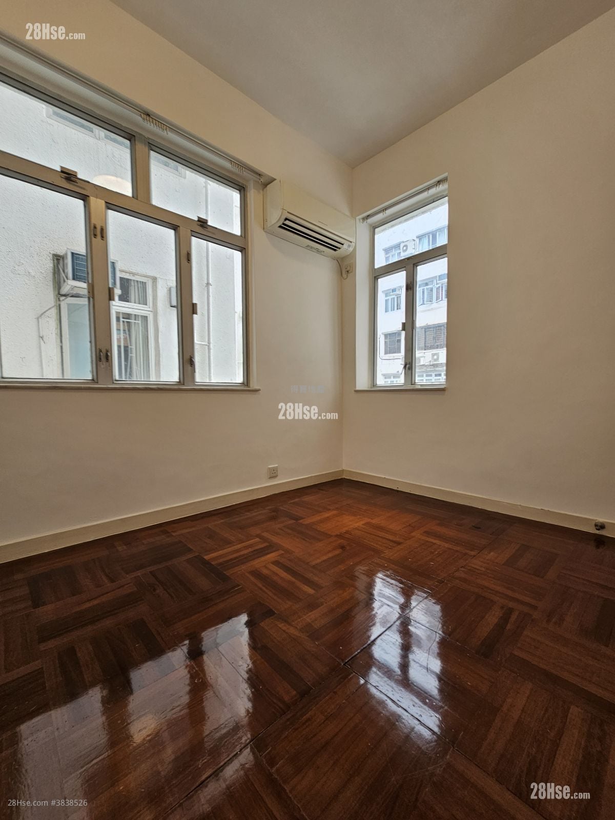 Apartment Rental 4 Bedrooms , 1 Bathroom 860 ft²